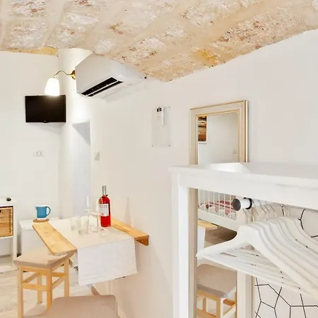 Guesthost - San Nicola Clemente Private バーリ