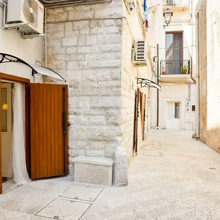 Guesthost - San Nicola Clemente Private Bari