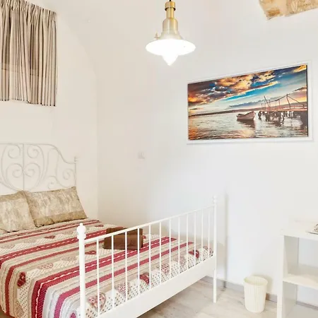 Guesthost - San Nicola Clemente Private 3* Барі